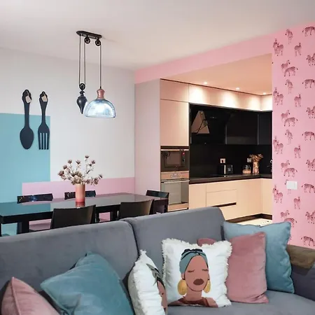 New Bazaar Stylish In Tirana's Heart Appartement Tirana