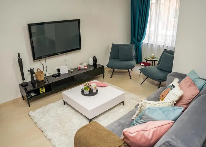 Appartement New Bazaar Stylish In Tirana's Heart Tirana