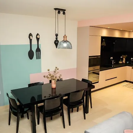 New Bazaar Stylish In Tirana's Heart Apartamento Tirana