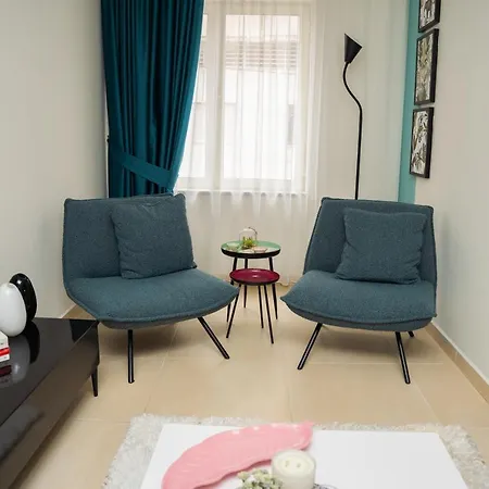 公寓 New Bazaar Stylish In Tirana's Heart 地拉那