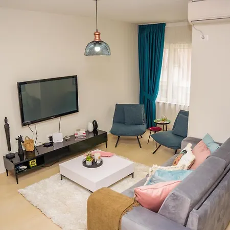 New Bazaar Stylish In Tirana's Heart *