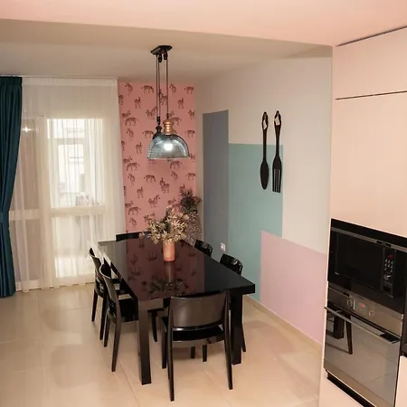 New Bazaar Stylish In Tirana's Heart