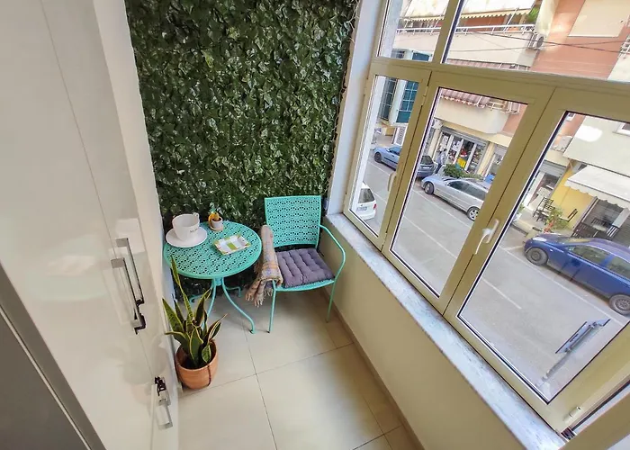 New Bazaar Stylish In Tirana's Heart Apartmán *